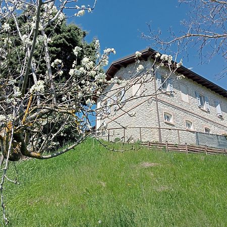 Casale Monte Valestra Bed and Breakfast Bebbio Eksteriør billede