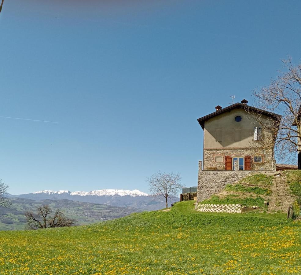 Casale Monte Valestra Bed and Breakfast Bebbio Eksteriør billede