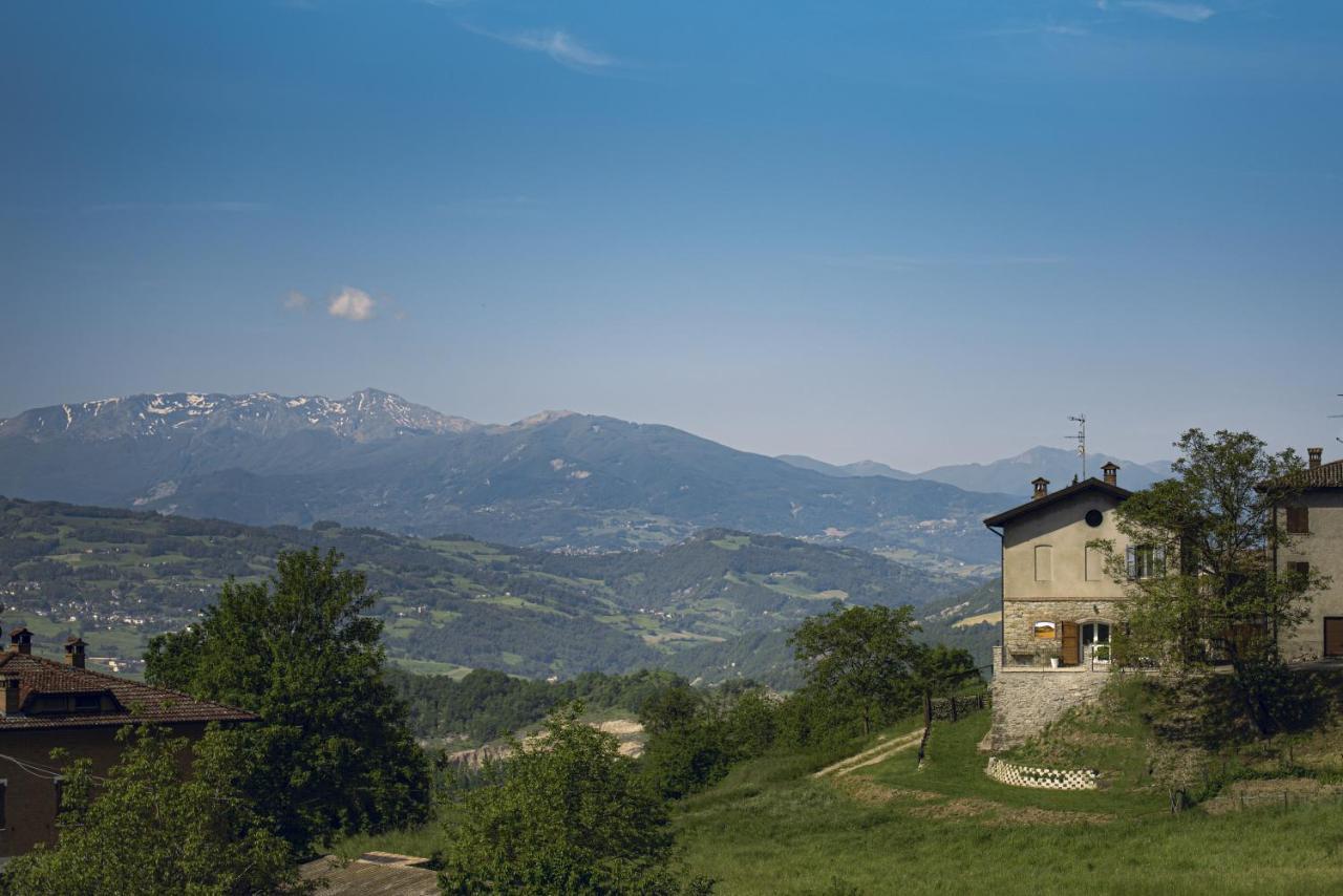 Casale Monte Valestra Bed and Breakfast Bebbio Eksteriør billede