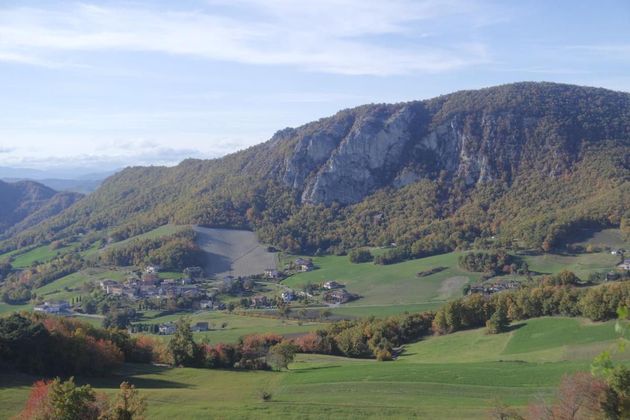 Casale Monte Valestra Bed and Breakfast Bebbio Eksteriør billede