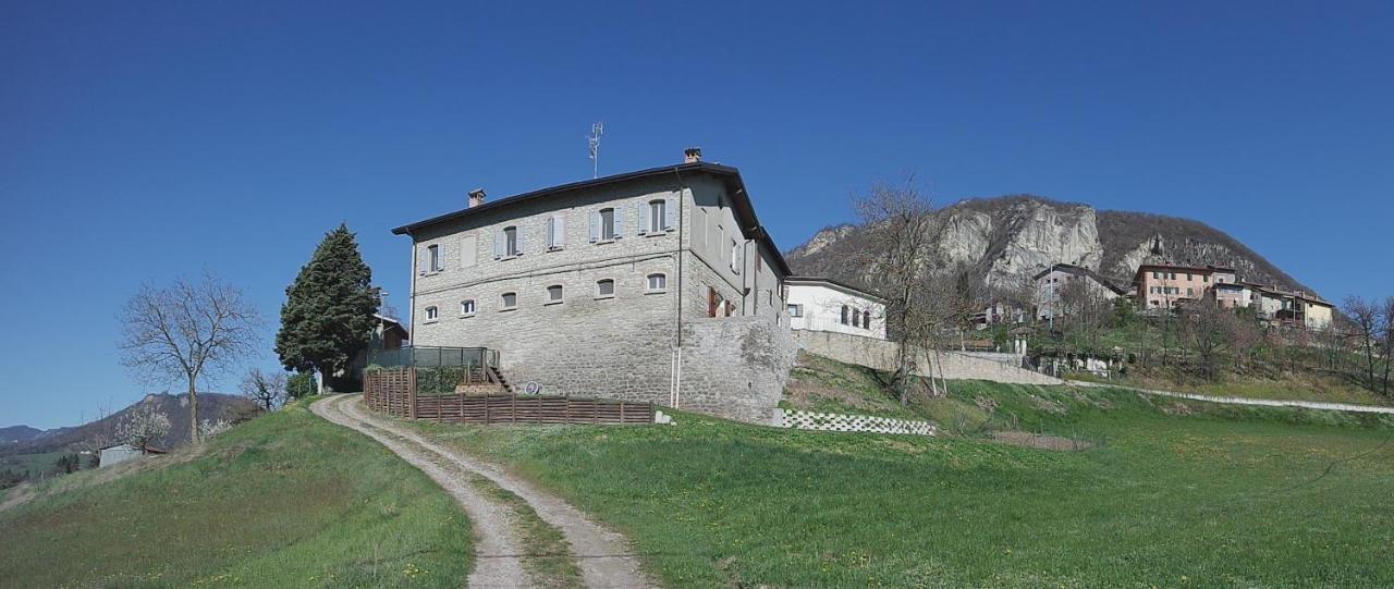 Casale Monte Valestra Bed and Breakfast Bebbio Eksteriør billede
